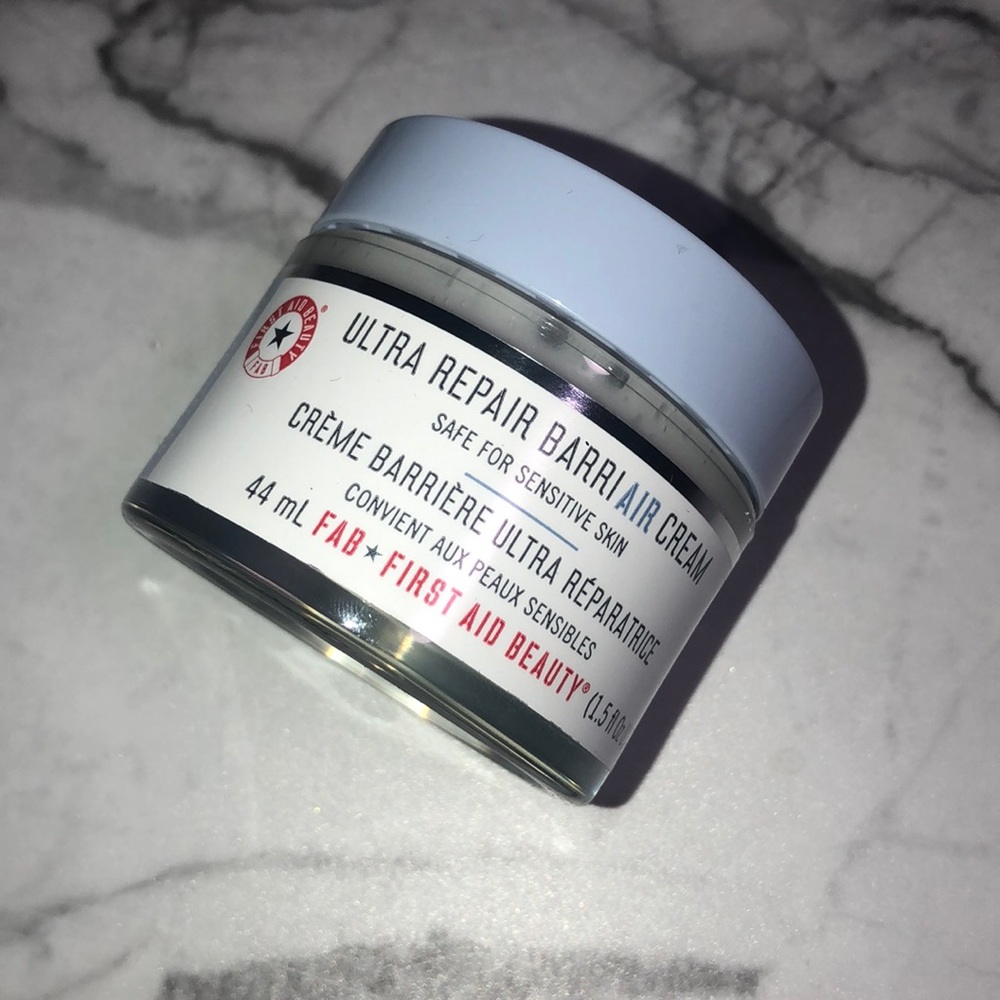 First aid beauty barriar cream